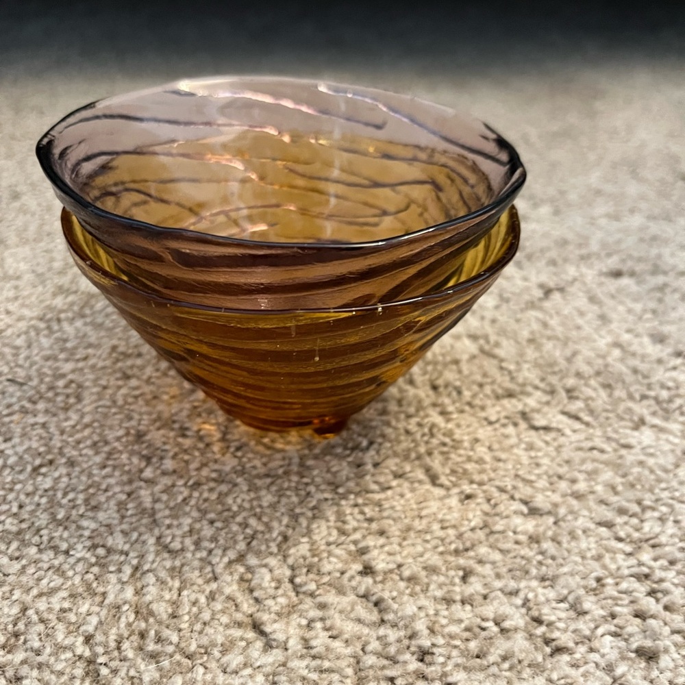 Two glass ✨ trinket/ decor small bowls purple and yellow - Picture 6 of 6